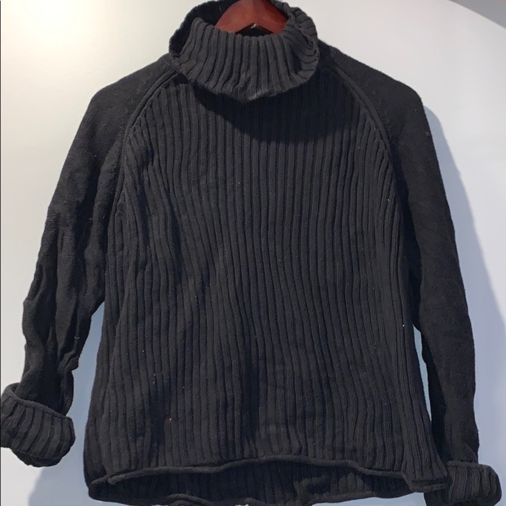 Black thick sweater. Perfect for Winter!!